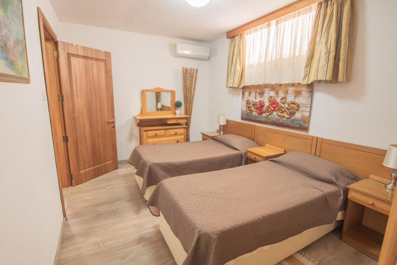 Central Villa Flatlet With Pool - Free Parking And Wifi Lija Exterior photo